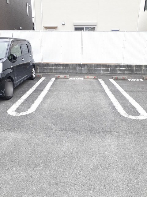 駐車場　駐車スペースもあります☆