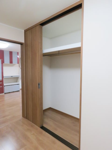 収納　各部屋にクローゼットあります