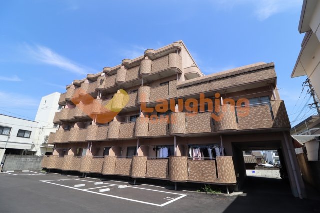 建物外観　落ち着いた雰囲気の外観です