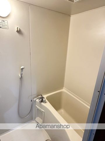 ＪＲ東海道本線 焼津駅 バス乗車時間：10分 最寄りバス停で下車 徒歩5分 3階建 築28年の風呂写真