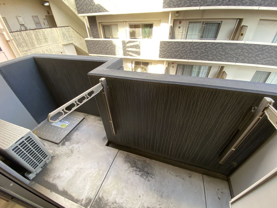 バルコニー　西向きのお部屋です