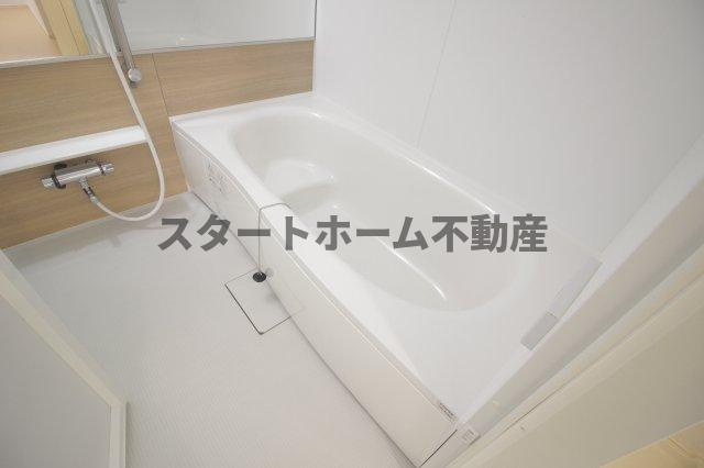 バス・シャワールーム　落ち着いた空間のお風呂です