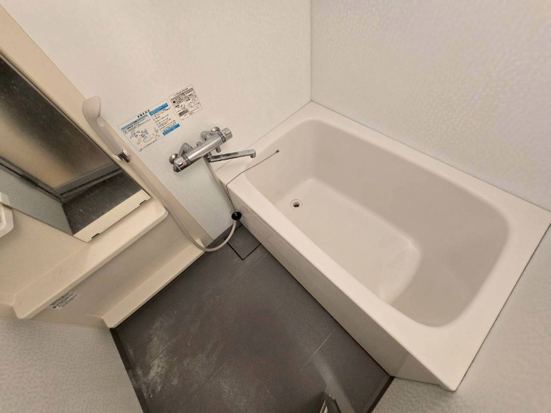 バス・シャワールーム　お風呂になります。一日の疲れを癒してくださいね。