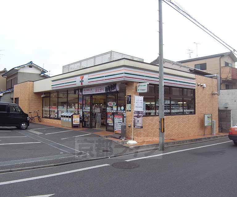 コンビニ　セブンイレブン鷹峰藤林店（コンビニ）まで40m