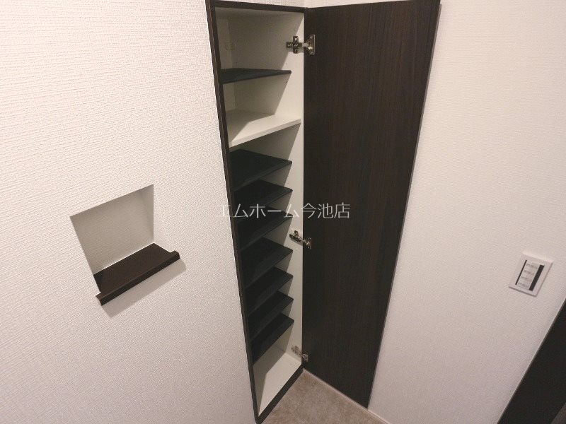 玄関　玄関（シューズボックス付）