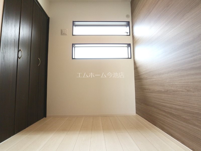 その他部屋・スペース　洋室2.8帖　収納充実しています