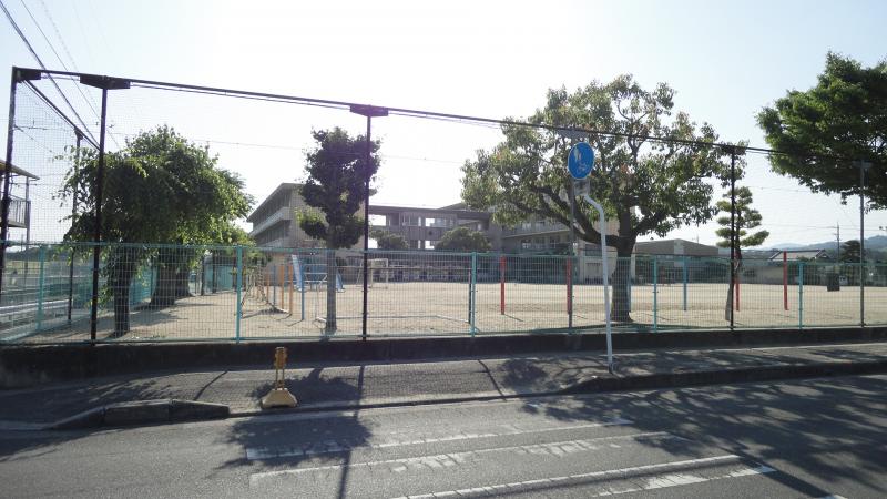 小学校　福山市立駅家西小学校（小学校）まで223m