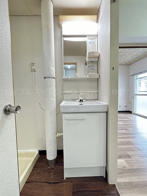 洗面設備　画像は203号室です（参考）