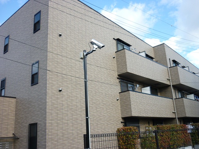 建物外観　「インターネット無料です」