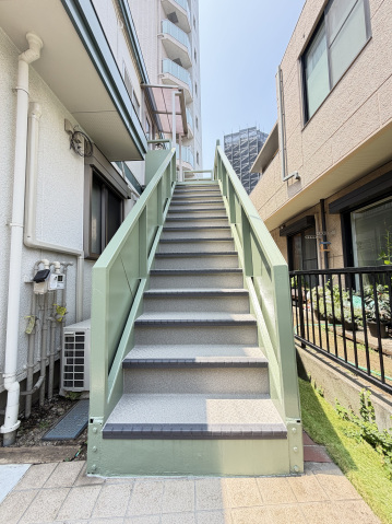 その他共有部分　玄関前階段