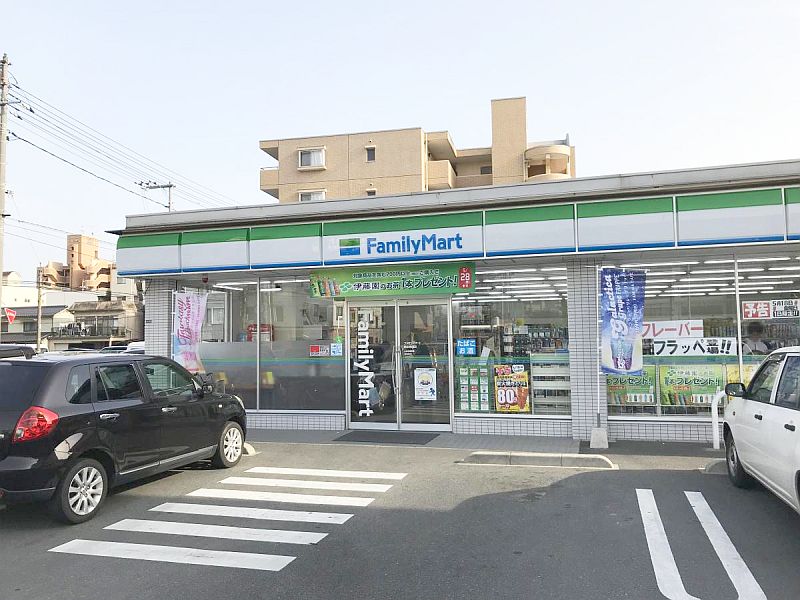 コンビニ　ファミリーマート岡山奥田本町店（コンビニ）まで237m