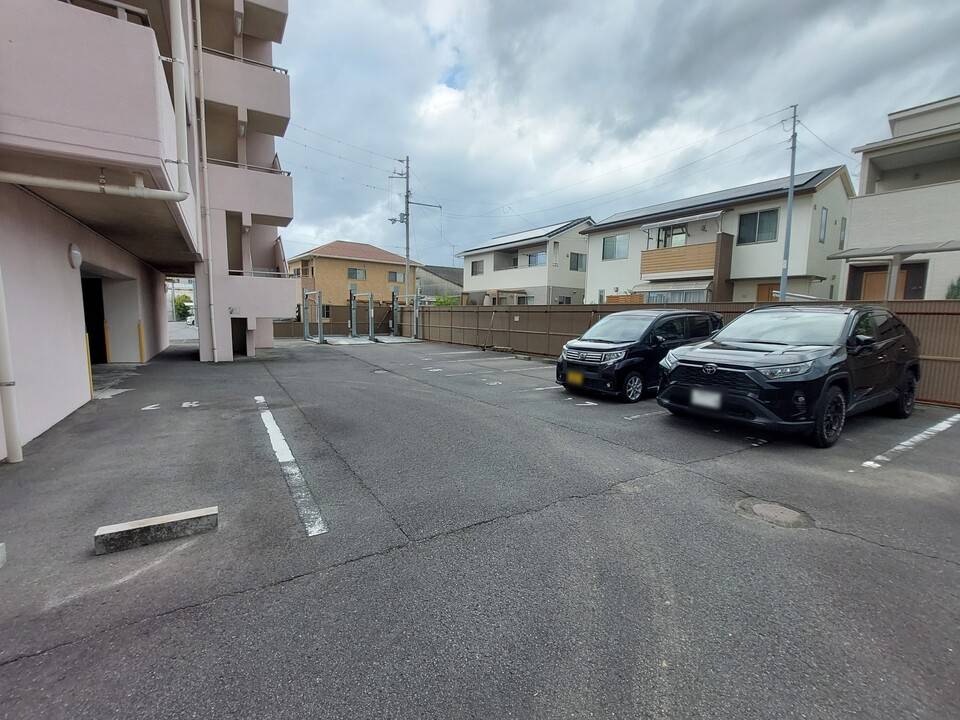 駐車場　駐車場