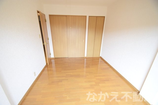 その他部屋・スペース　開放的な寝室です