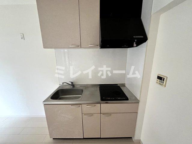 キッチン　同建物内、別のお部屋の参考写真になります。