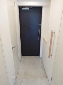 玄関　※別部屋の参考写真です。