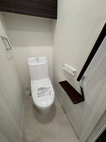 トイレ　※同建物の類似写真となります。