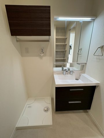 洗面設備　※同建物の類似写真となります。