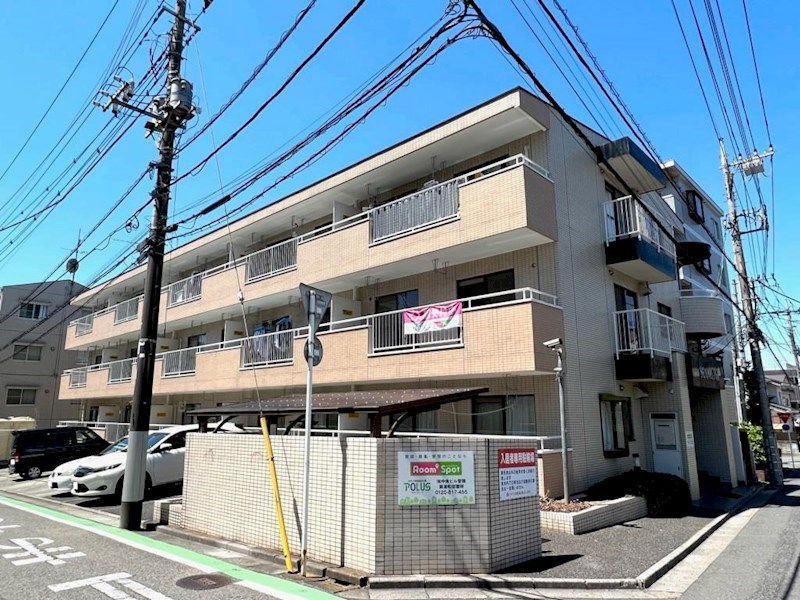 建物外観　東浦和駅徒歩３分（２４０ｍ）