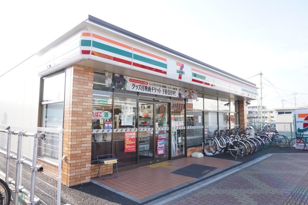 コンビニ　セブンイレブン 東浦和駅前店（コンビニ）まで258m