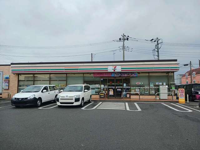 コンビニ　セブンイレブン（コンビニ）まで700m