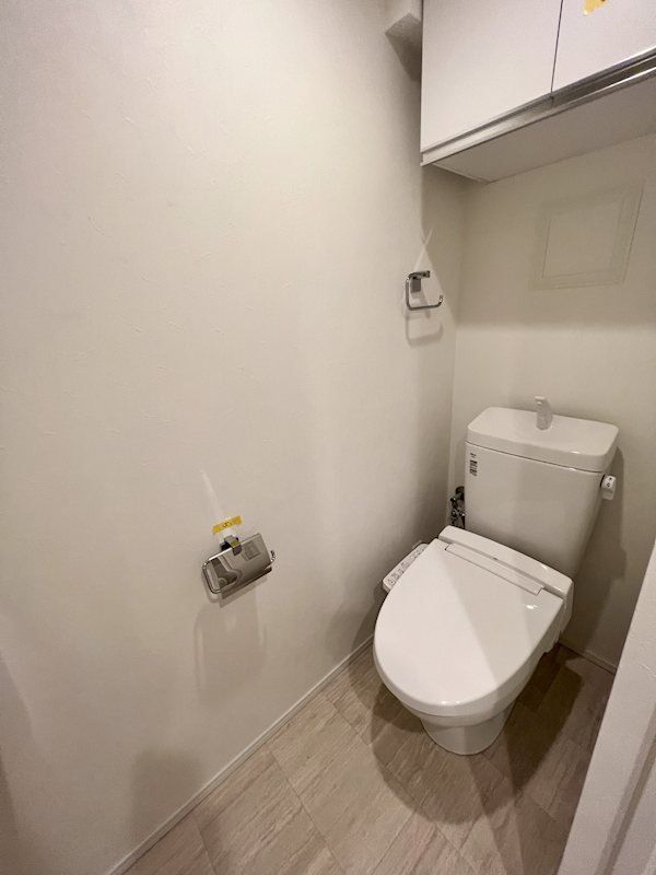 トイレ　※写真は同マンションの別のお部屋です