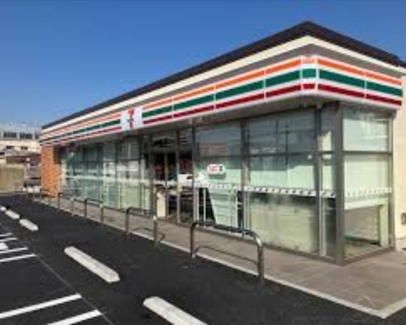 コンビニ　セブンイレブン大阪南久宝寺町1丁目店（コンビニ）まで178m