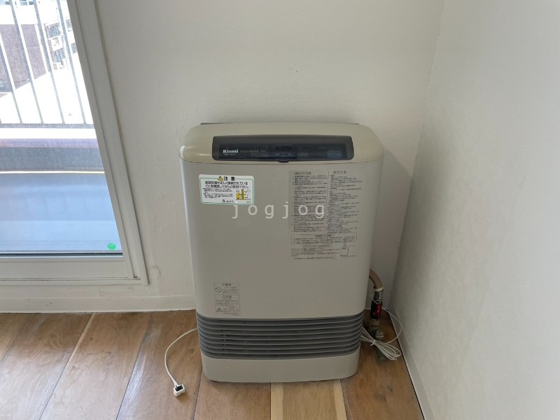 その他設備　着火が早いガスストーブです。