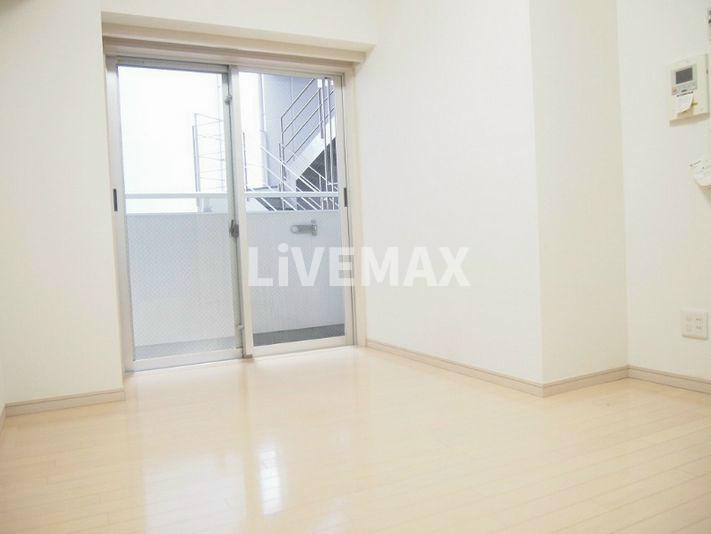 居室・リビング　別号室参考写真