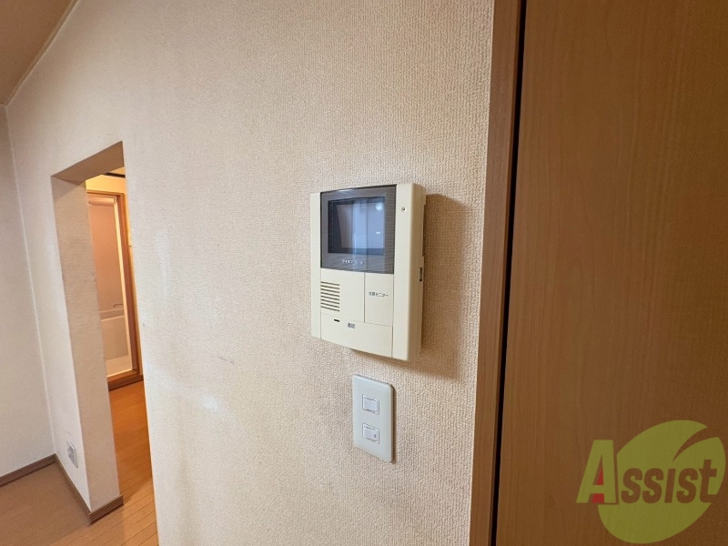 セキュリティ　ＴＶモニター付インターホンです。来客者の顔が見えるので安心！