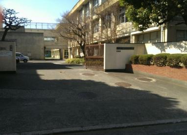中学校　立川市立第九中学校（中学校）まで971m