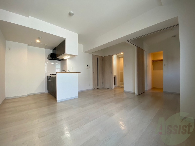 居室・リビング　広くてキレイなお部屋が広がっていて、充実した生活が送れそう。