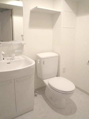 トイレ　衛生的で機能的なトイレスペース