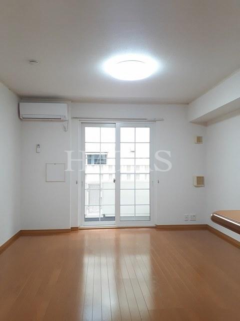 居室・リビング　同物件別部屋です。