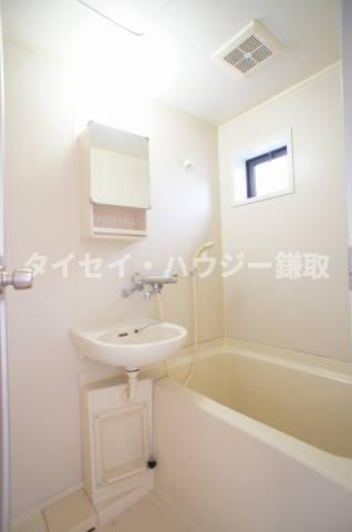 バス・シャワールーム　同タイプのお部屋の画像となります。現況が異なる場合がございま