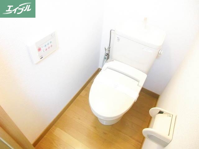 トイレ　別のお部屋の写真です。実際とは異なります。