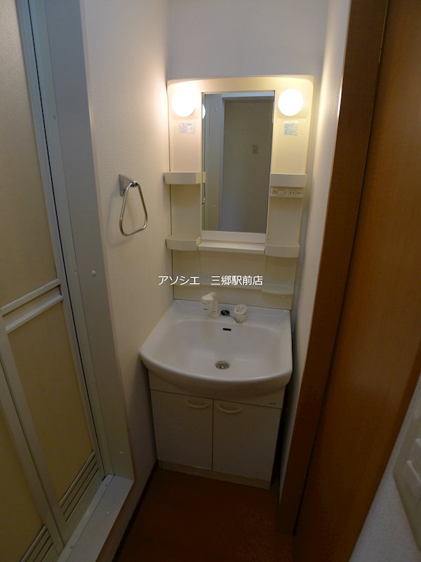 洗面設備　別室の同タイプの写真です。