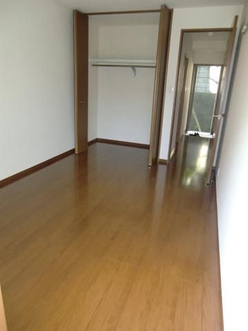 その他部屋・スペース　バルコニーから見た寝室