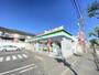 コンビニ　ファミリーマート 八田町二丁目店（コンビニ）まで136m