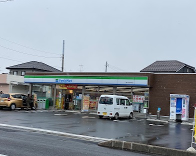 コンビニ　ファミリーマート郡山谷地本町店（コンビニ）まで38m