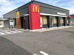 飲食店　マクドナルド 稲沢下津店（飲食店）まで1353m