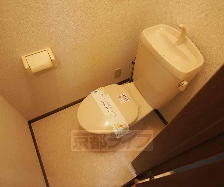 トイレ　お風呂トイレ別は嬉しいですね。