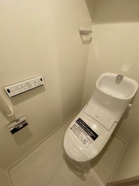 トイレ　他の間取りの参考写真になります。