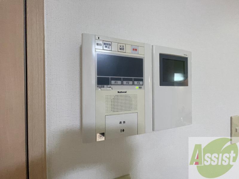 セキュリティ　ＴＶモニター付インターホンです。来客者の顔が見えるので安心！