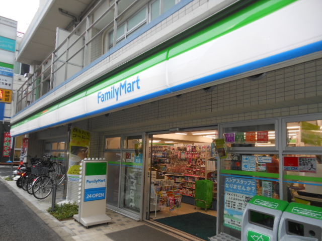 コンビニ　ファミリーマート（コンビニ）まで350m