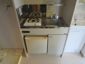 キッチン　同物件別部屋