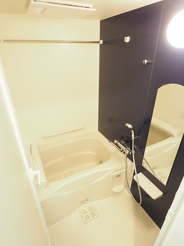 バス・シャワールーム　浴室乾燥機能もございます。