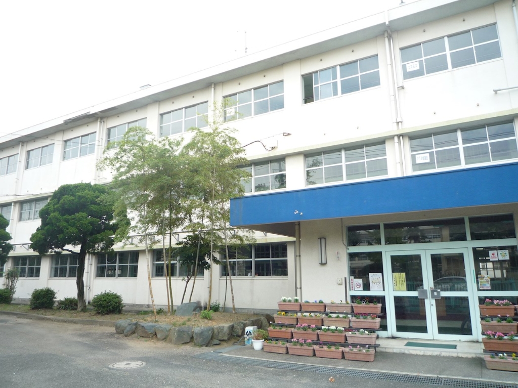 小学校　北九州市立城野小学校（小学校）まで524m
