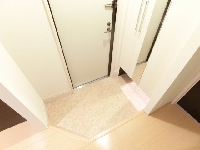 玄関　同物件別部屋イメージ写真