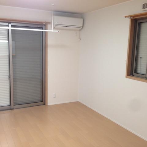 エルメゾン水里Bの居間写真