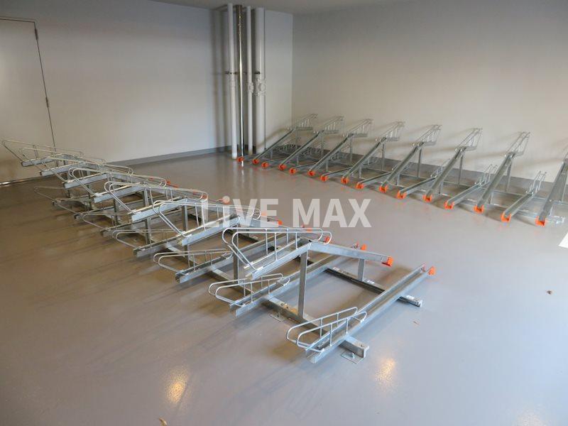 駐車場　駐輪場